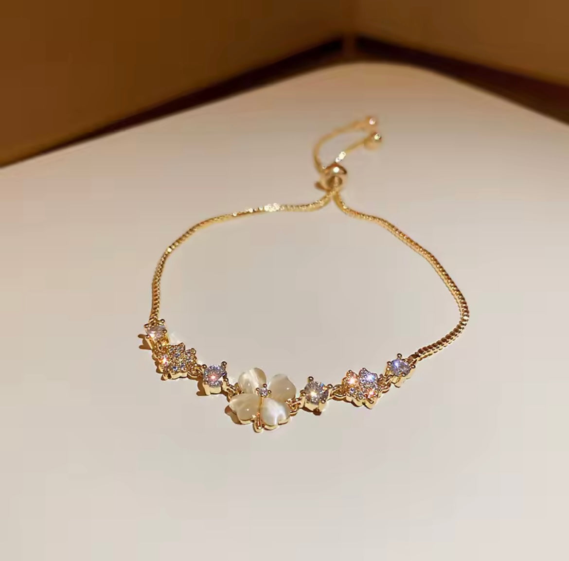 Kyra Flower Bracelet