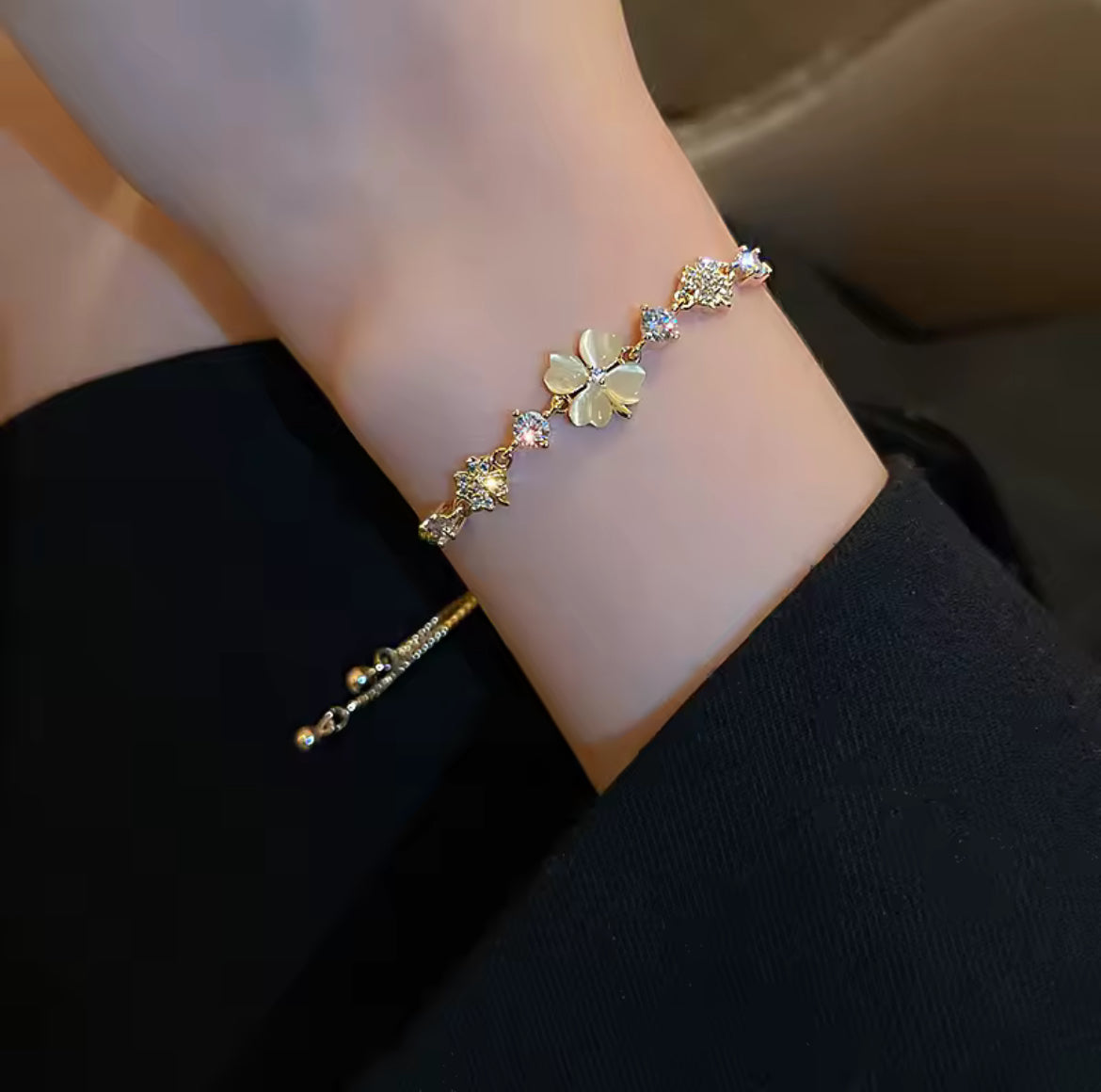 Kyra Flower Bracelet
