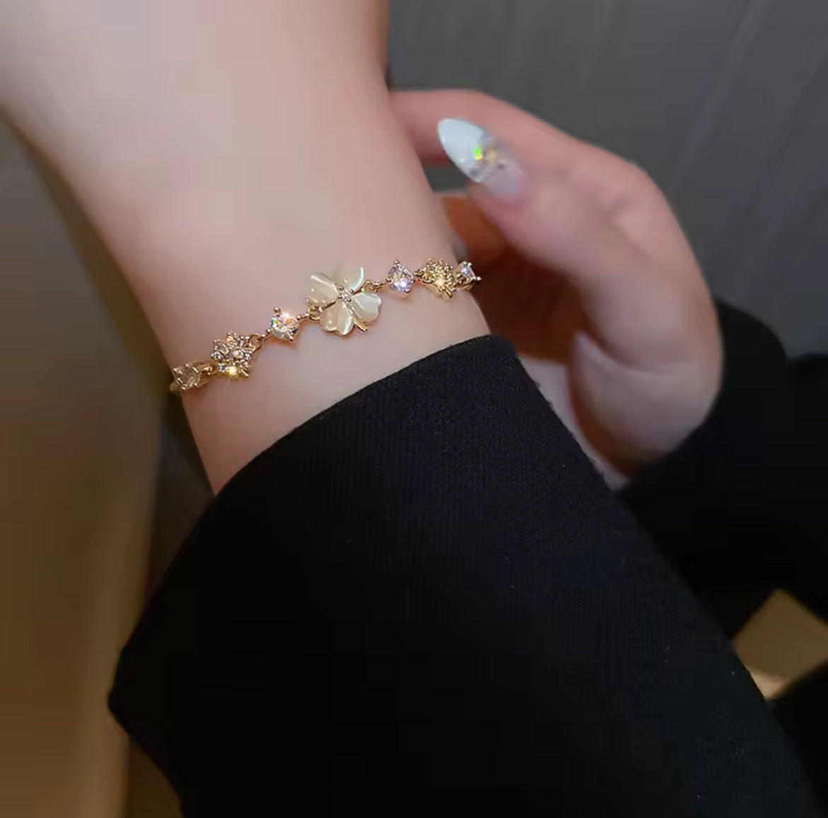 Kyra Flower Bracelet